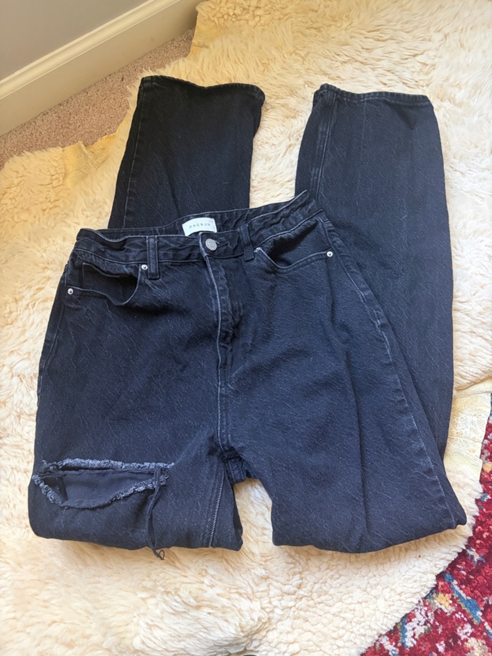 Pacific Sunwear Black Straight Leg Jeans with Knee Rip